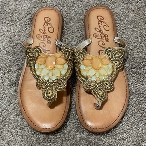 Buckle sandals